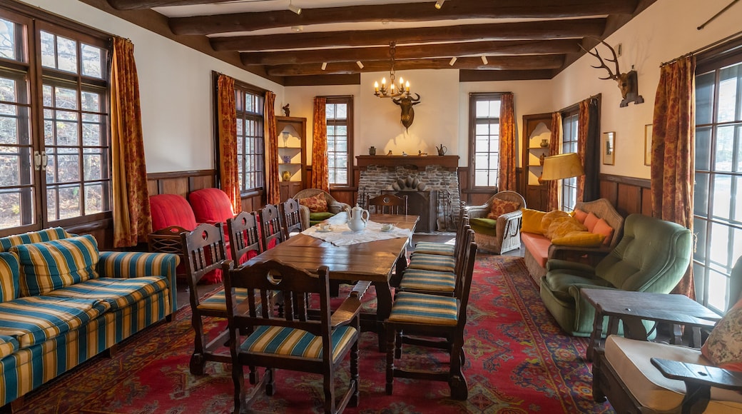 Karuizawa Taliesin featuring a house and interior views