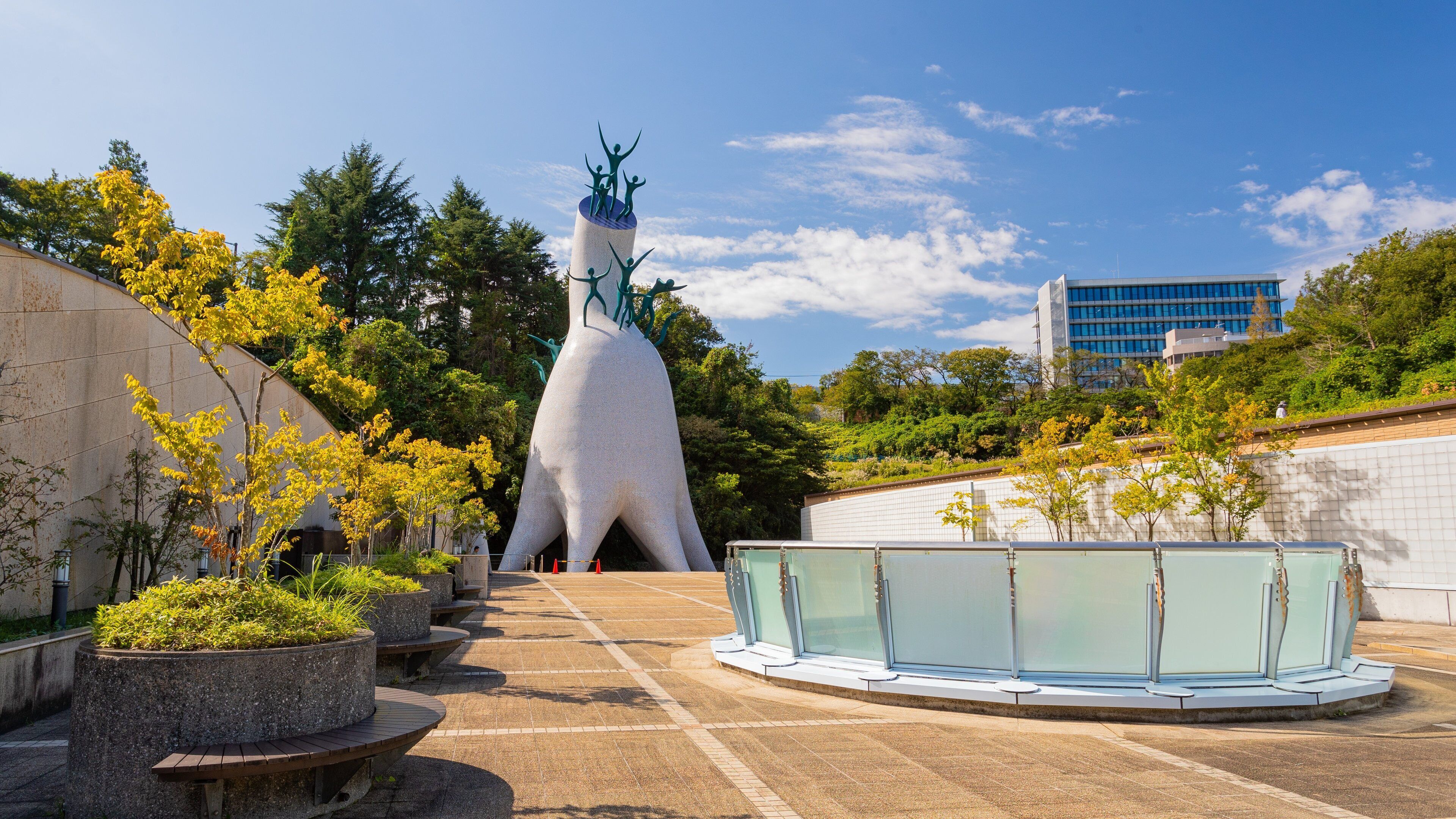 Taro Okamoto Museum of Art featuring outdoor art and a park