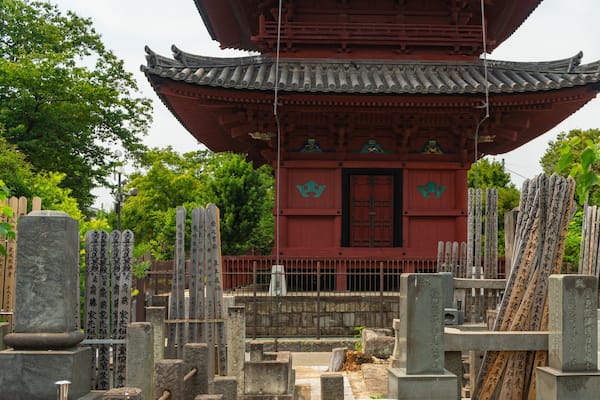 Ikegami Honmonji Temple showing a temple or place of worship and heritage elements