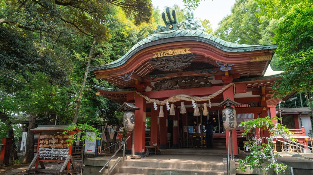 Yukigaya Hachiman Shrine which includes heritage elements
