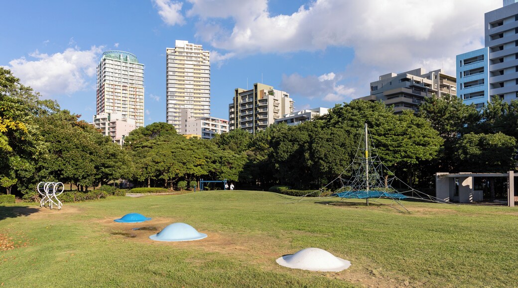 Parc Makuharikaihin Prefectural Park