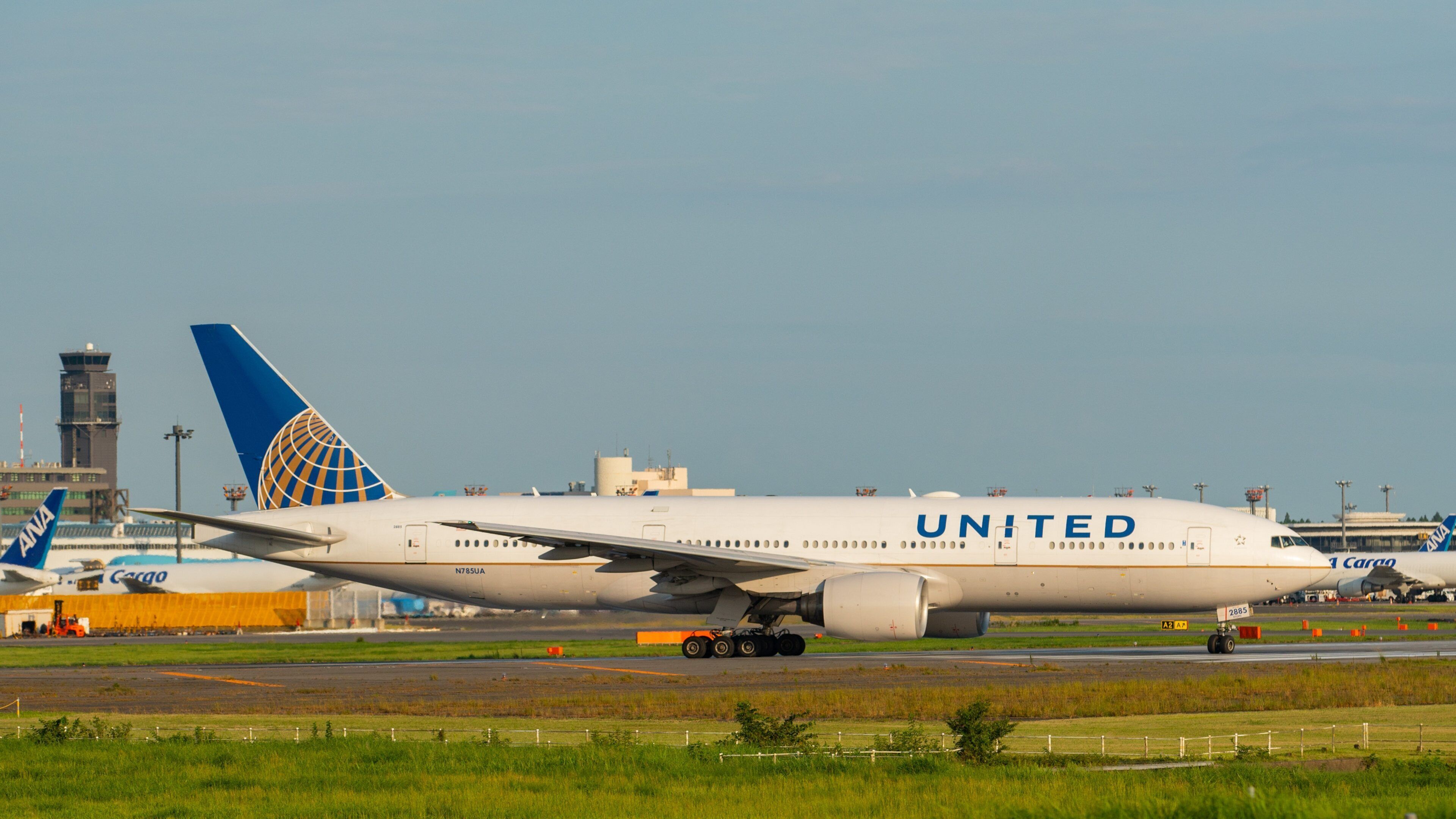 Sakura-no-Yama Hill featuring aircraft