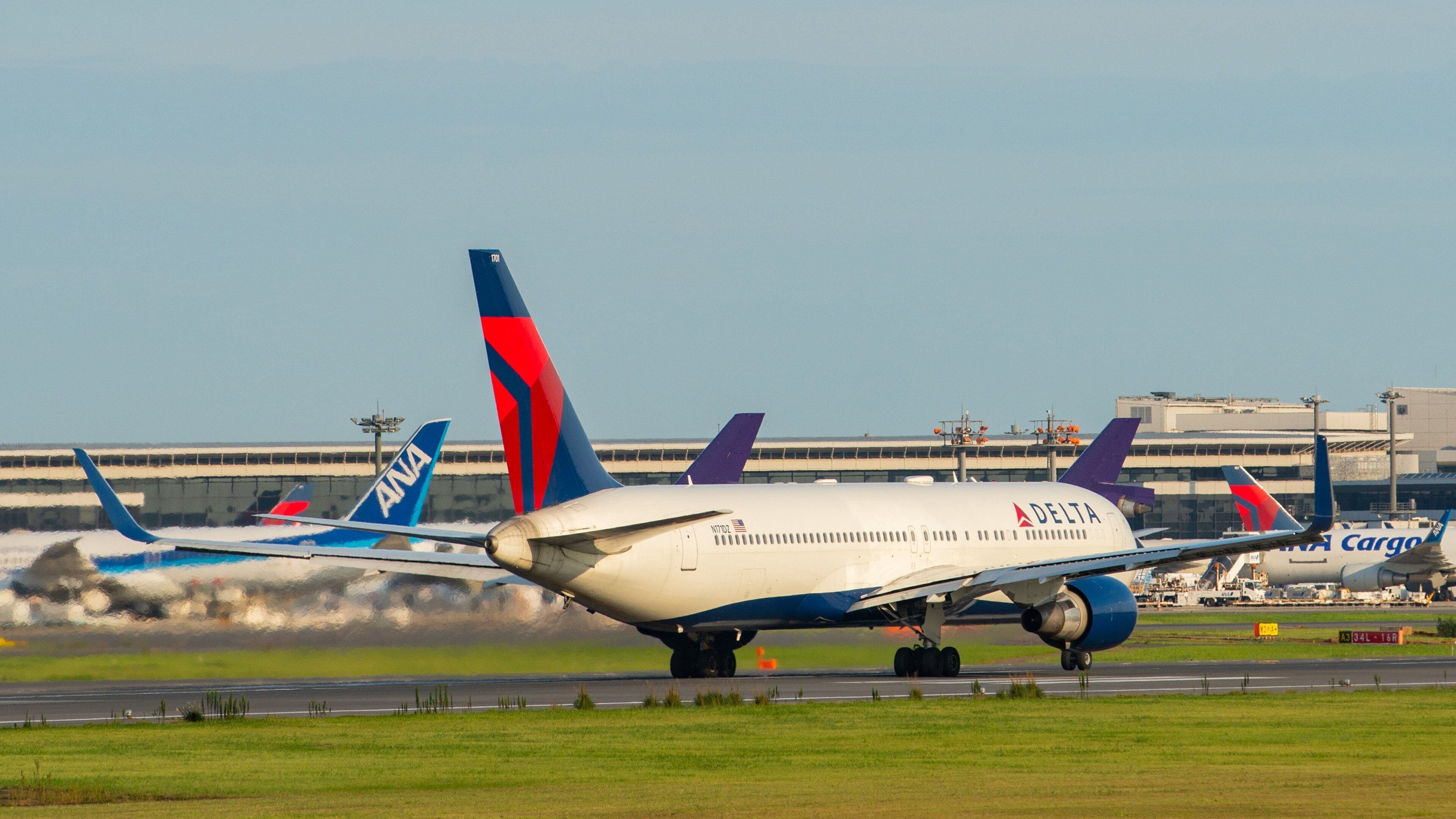 Sakura-no-Yama Hill featuring aircraft