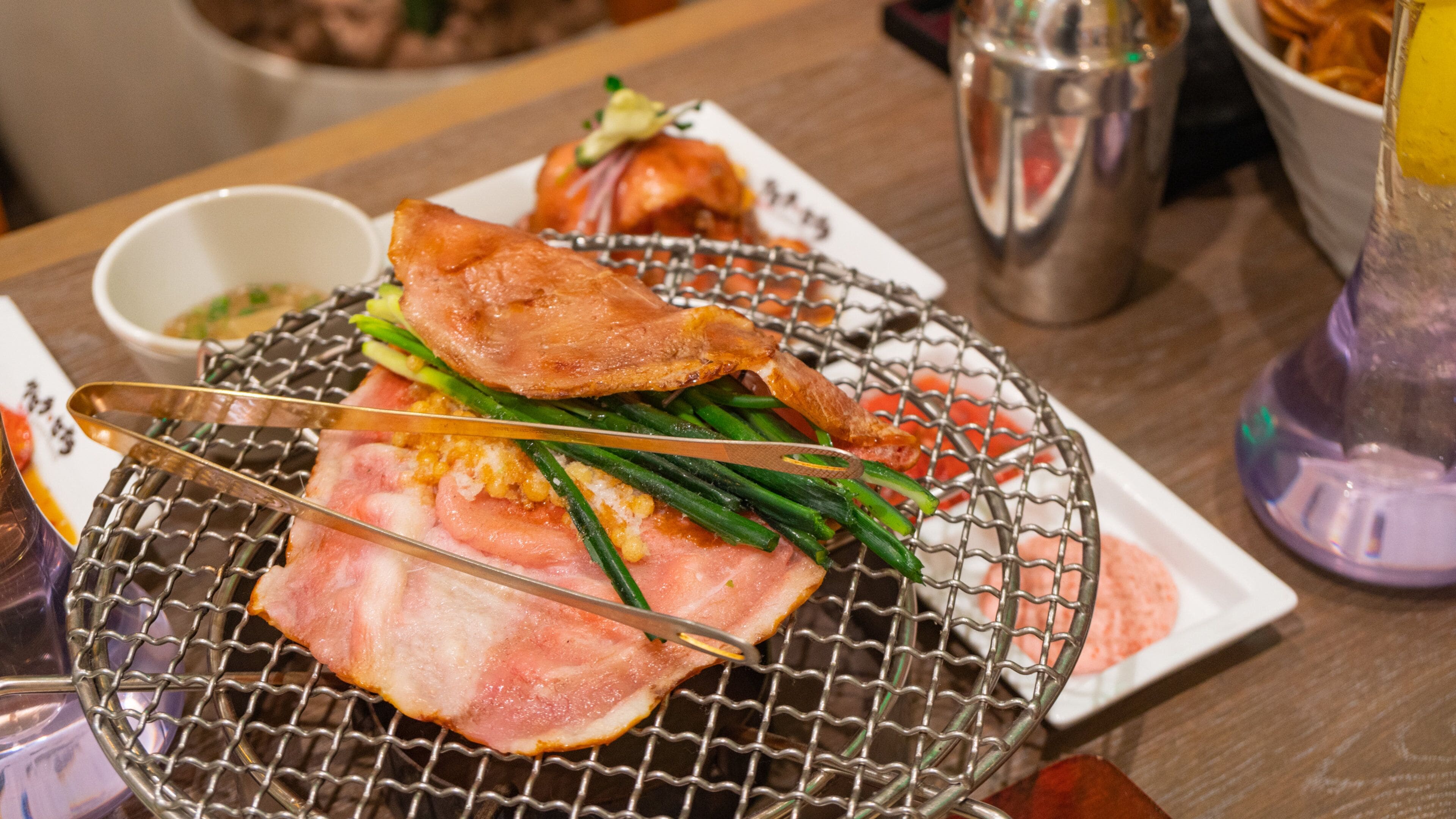 Keyaki Hiroba which includes food