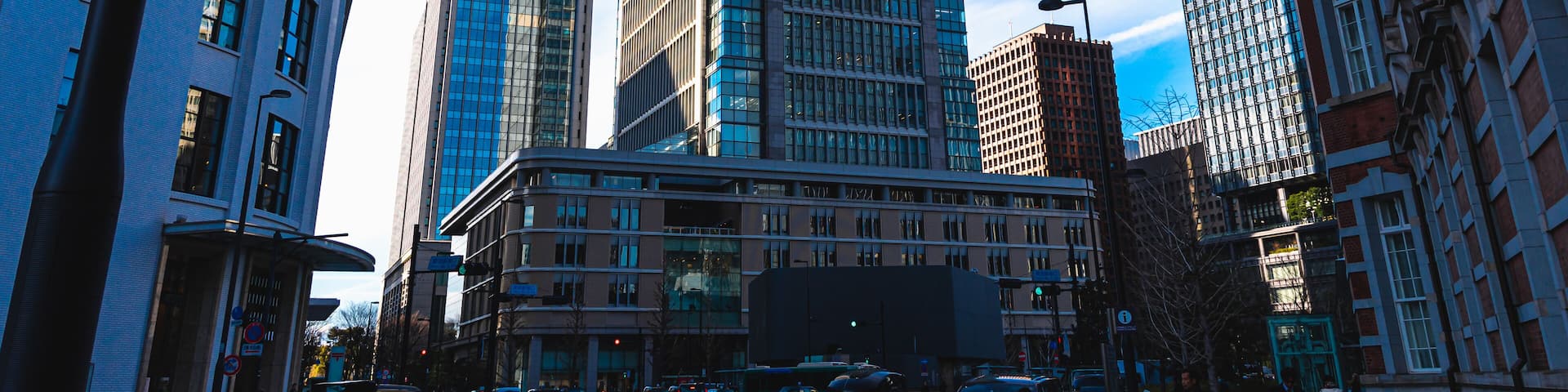 Marunouchi Skyscrapers in evening : Marunouchi building.