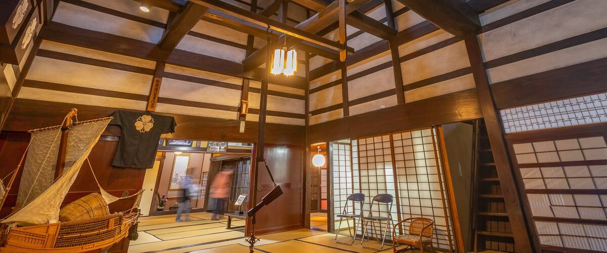 Wholesale Merchant Morike which includes interior views and heritage elements
