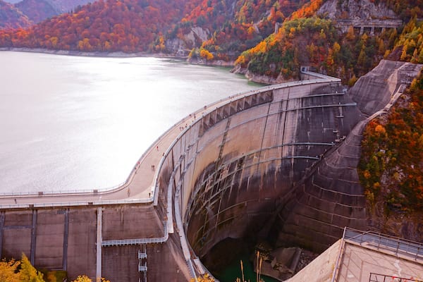 Mountain and Kurobe dam in Japan Alpine route
