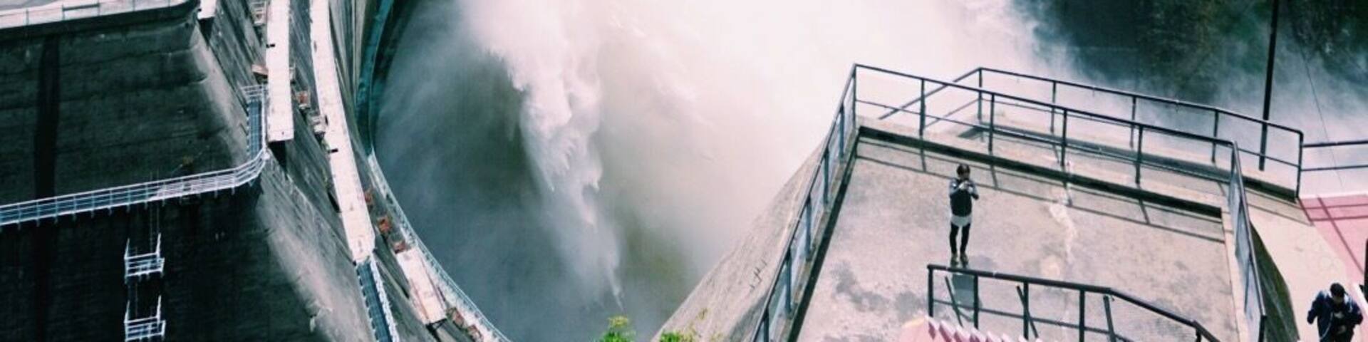 What a delight to see the beautiful Kurobe Dam along one of many hikes while doing the Tateyama Kurobe Alpine Route. I was so lucky to go to #japan in summer, one of the only times you can #takeahike here. On one side the air is astonishingly quiet, by crossing over the path the dam is roaring. A true spectacle - Japan had been on my Trover wishlist for a while now and the reality was more than I could have imagined