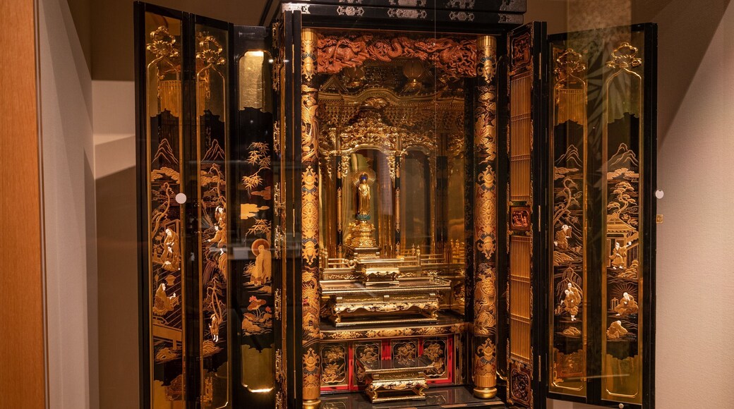 Kanazawa Yasue Gold Leaf Museum showing heritage elements and a temple or place of worship