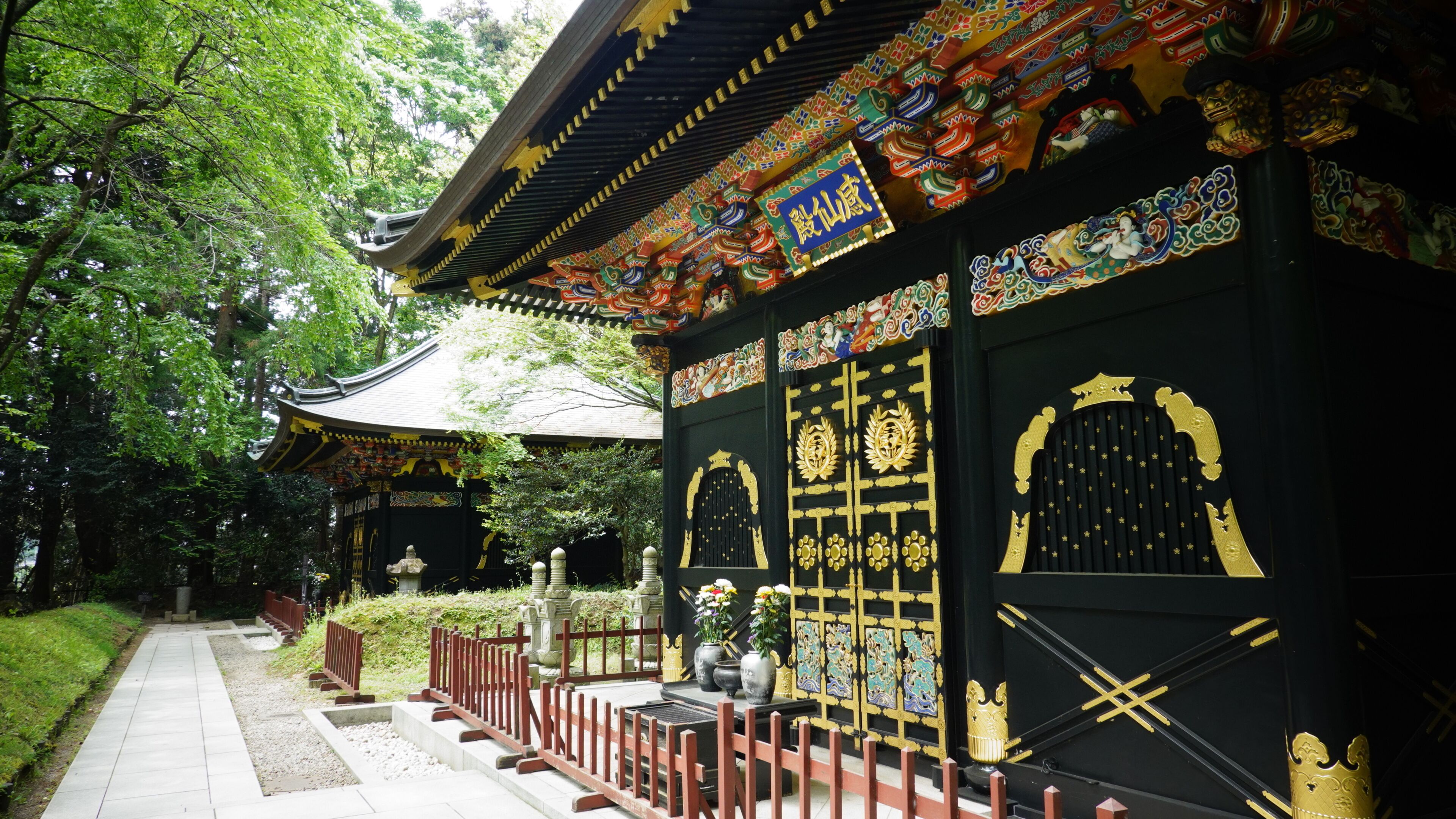 仙台　伊達家霊廟　感仙殿と善応殿　右前から　096