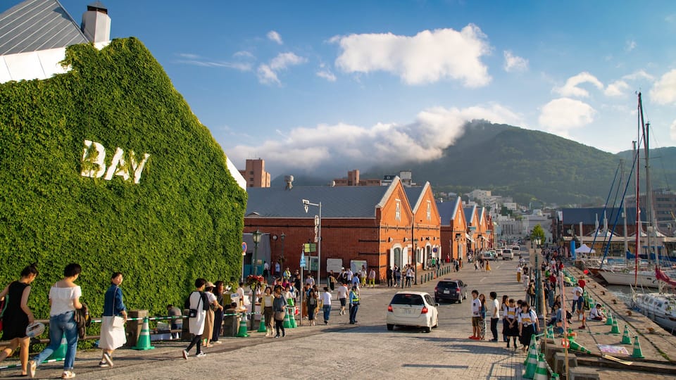 Kanemori Red Brick Warehouse which includes street scenes