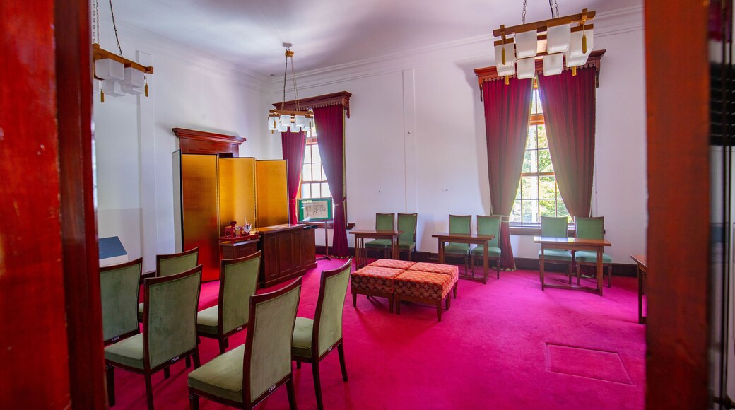 Hoheikan showing heritage elements, interior views and a house