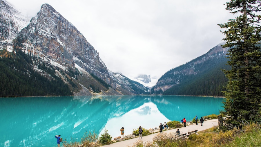 Banff_VictoriaGlacier_553248621532864053_05