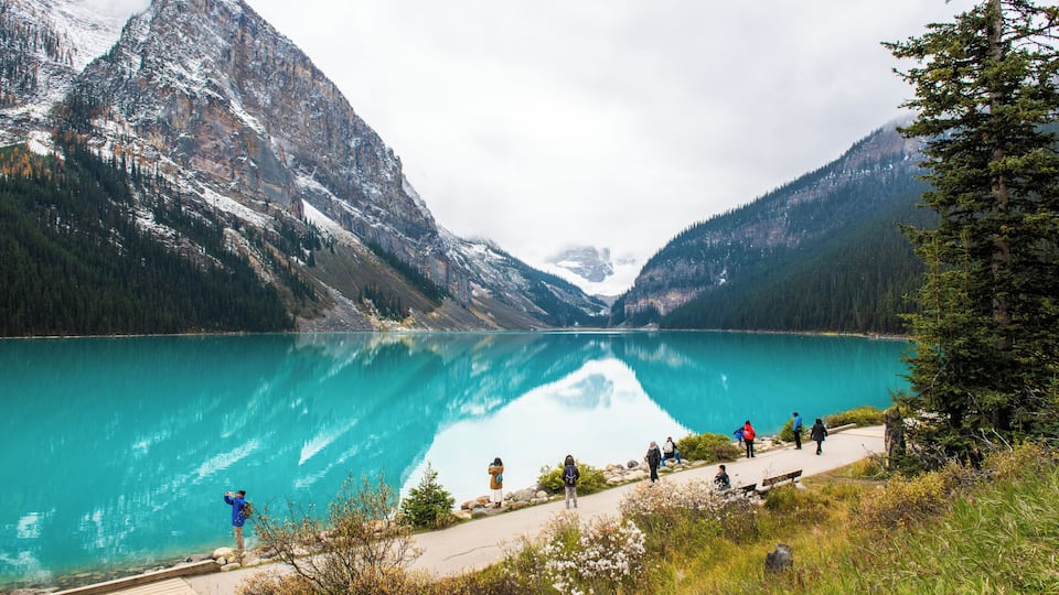 Banff_VictoriaGlacier_553248621532864053_05