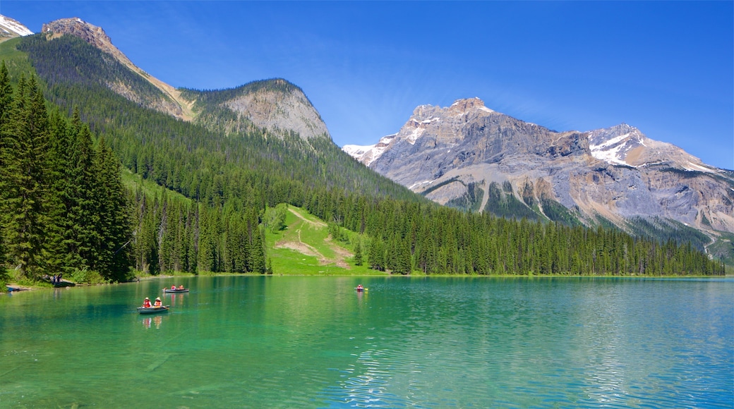 Yoho National Park which includes a lake or waterhole, tranquil scenes and mountains