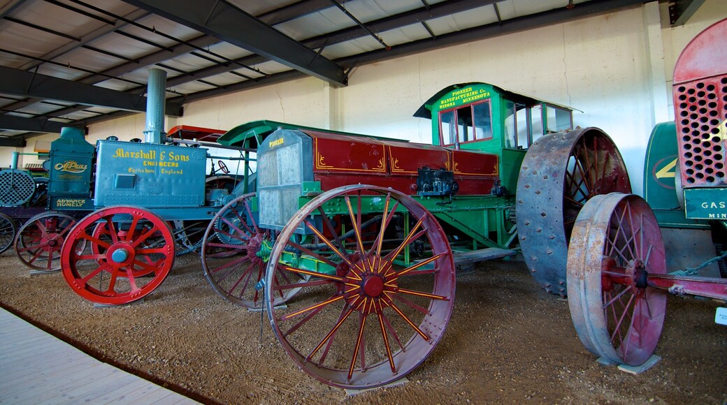 Saskatoon which includes interior views