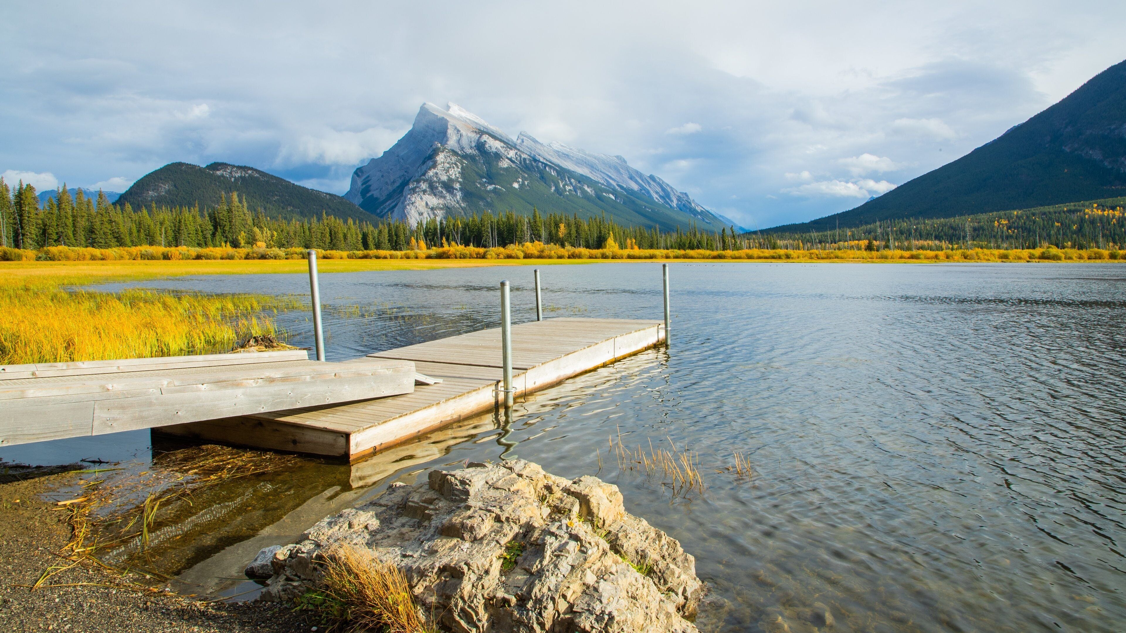 Vermilion Lakes which includes a lake or waterhole