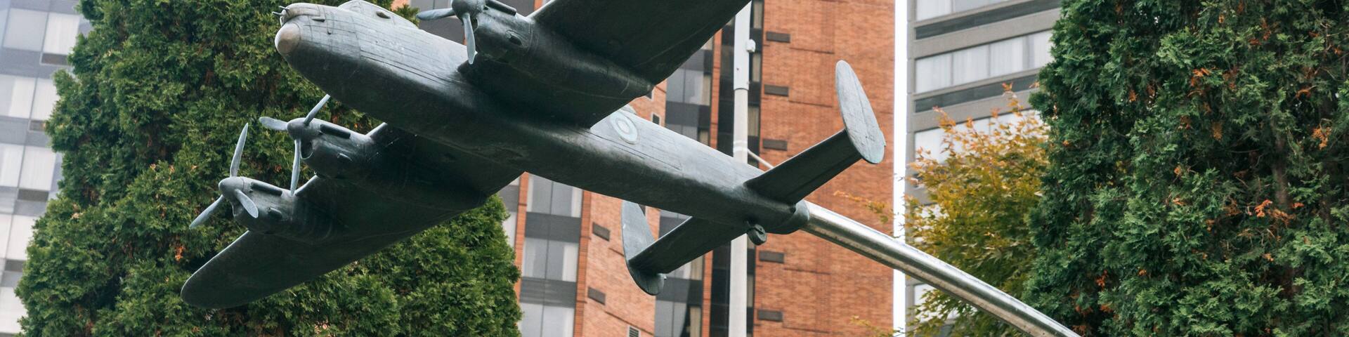 Dieppe Gardens which includes outdoor art and a city