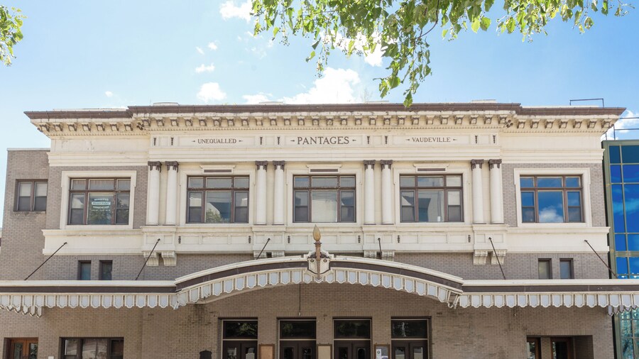 Winnipeg_PantagesPlayhouseTheatre_553248621532864905_01