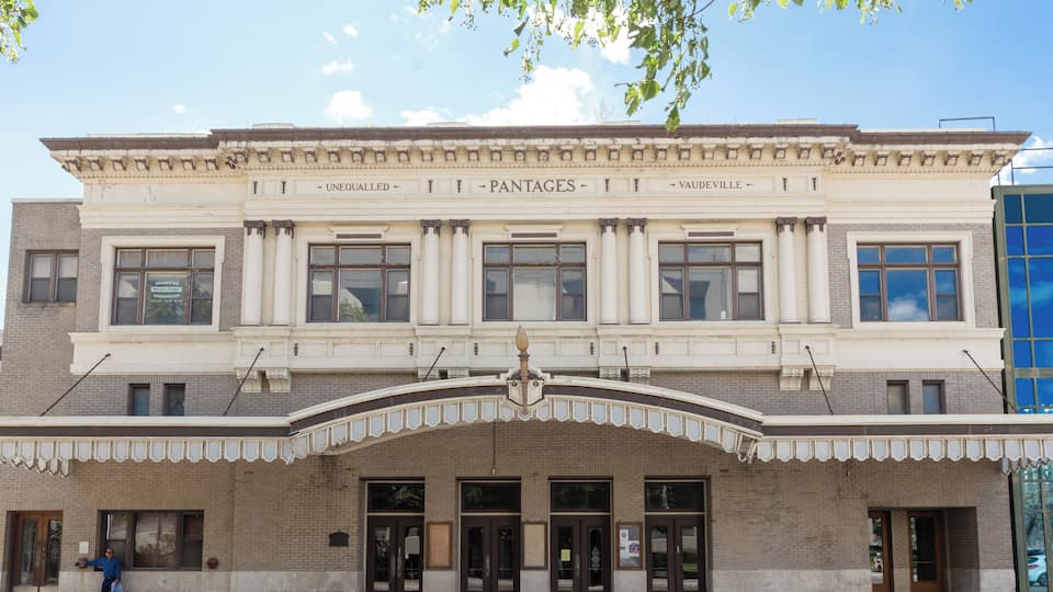 Winnipeg_PantagesPlayhouseTheatre_553248621532864905_01
