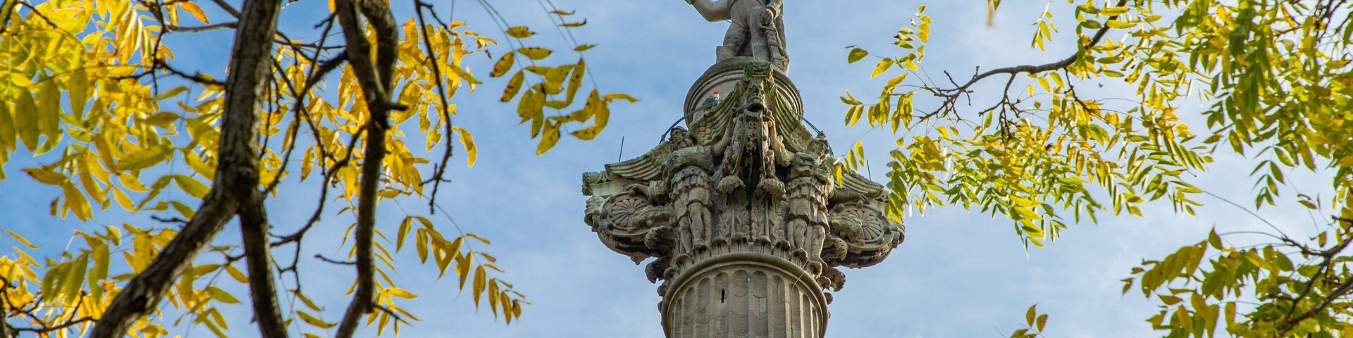 Brock\'s Monument which includes heritage elements