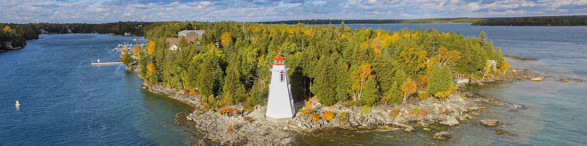 Big Tub Lighthouse in Tobermory, Ontario, Canada