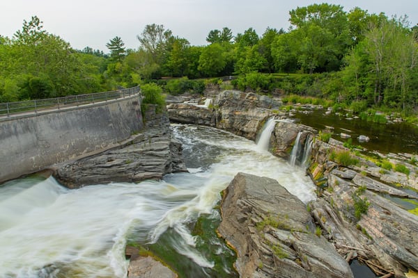 Hog\'s Back Falls which includes a river or creek and rapids