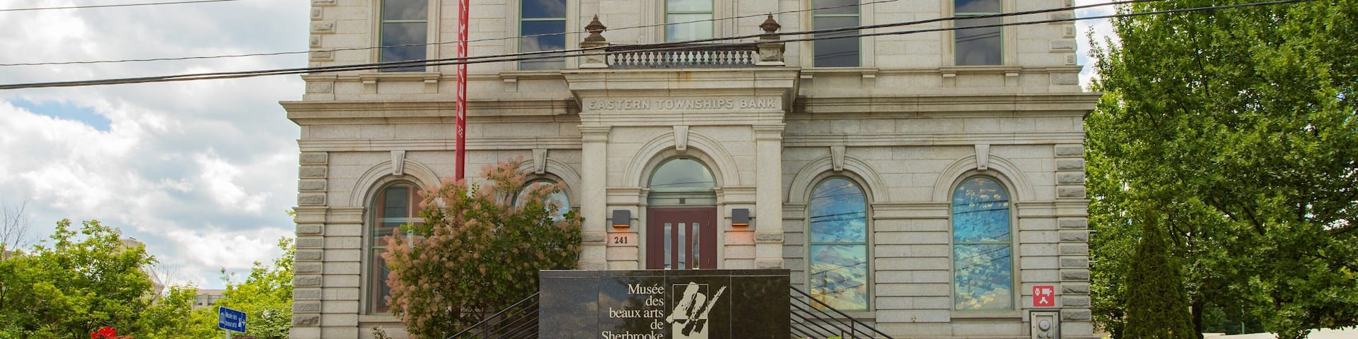 Sherbrooke which includes heritage architecture