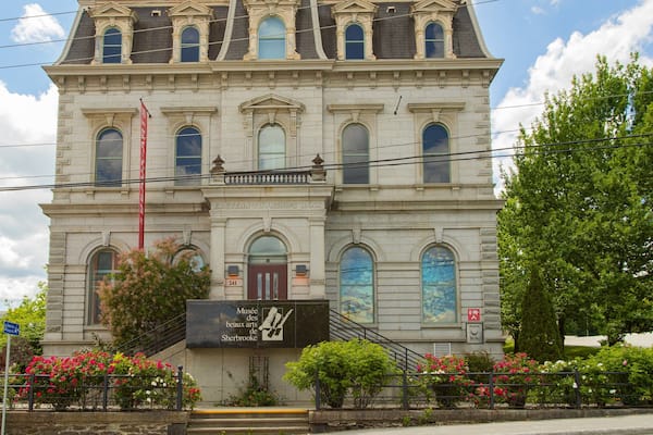 Sherbrooke which includes heritage architecture