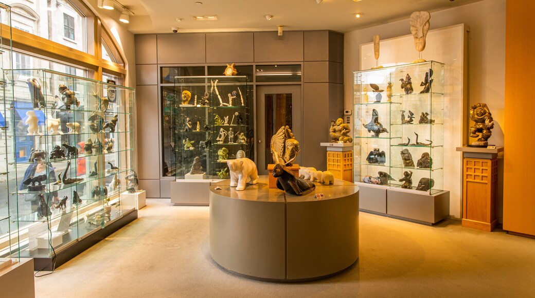 Musee d\'Art Inuit Brousseau featuring interior views