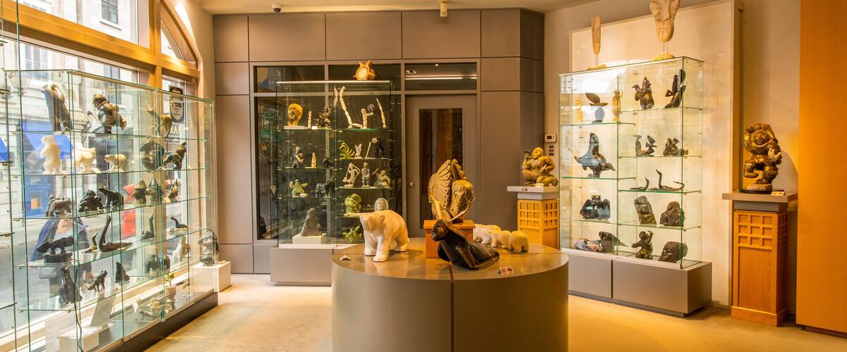 Musee d\'Art Inuit Brousseau featuring interior views