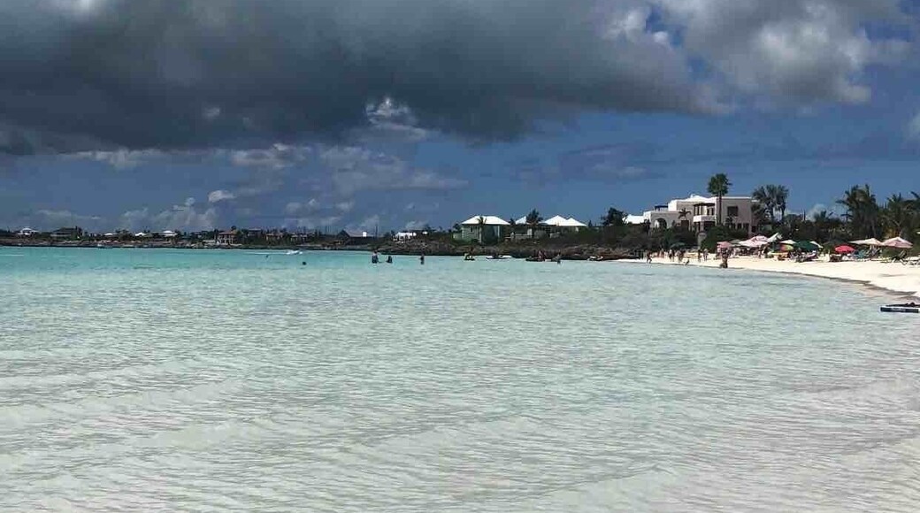 Sapodilla Bay is a quaint beach location that is inviting for both locals and tourists.
#BeachBound #TurksandCaicos #Bucketlist #Beach