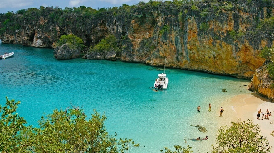 Great spot only accessible by boat from crocus bay are you have to climb down a rope to get there. The water is crystal clear ,great snorkeling , bird watching, and is one of the most serene places on the island of Anguilla.