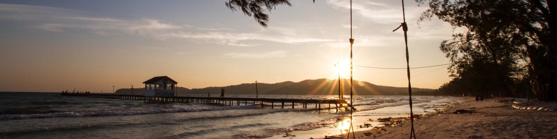 A beach swing in Saracen Bay of Koh Rong Sanloem, #Cambodia 🇰🇭 at dawn.
#LifeAtExpedia