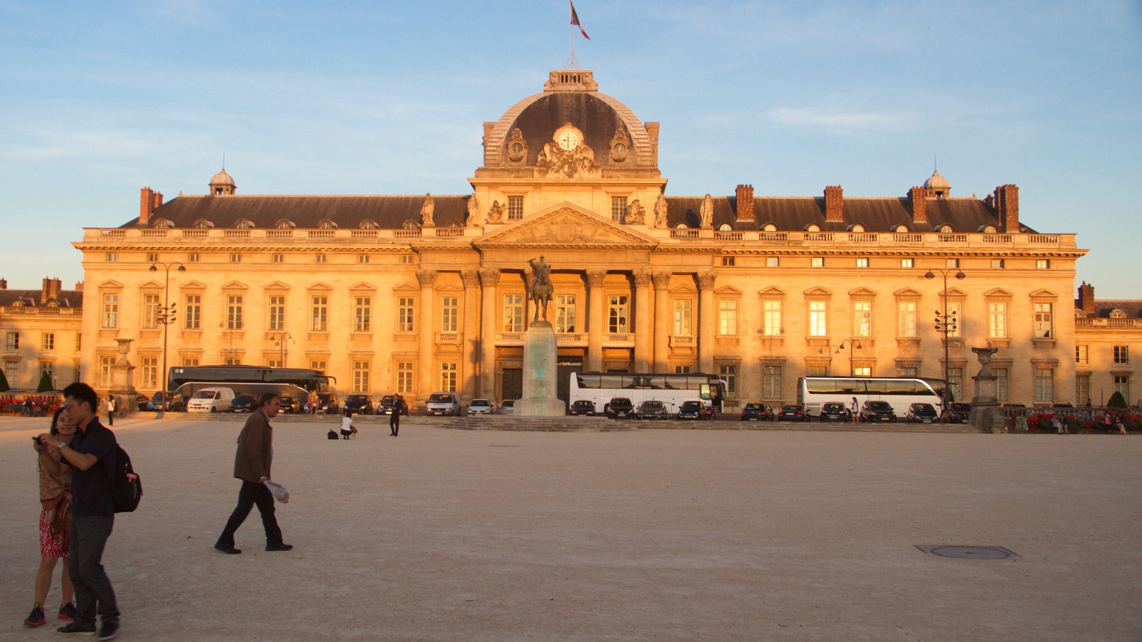 Paris showing heritage architecture, a square or plaza and heritage elements