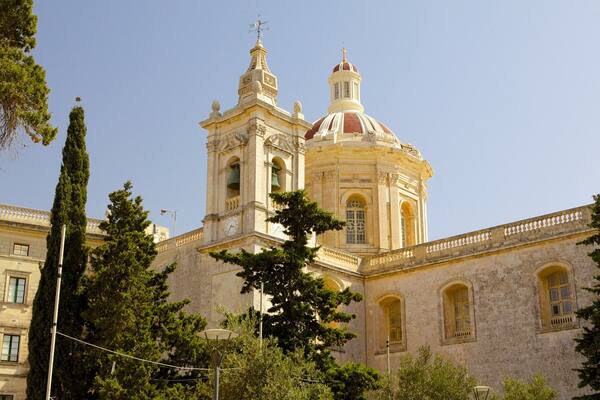 Rabat showing heritage architecture, a church or cathedral and religious elements