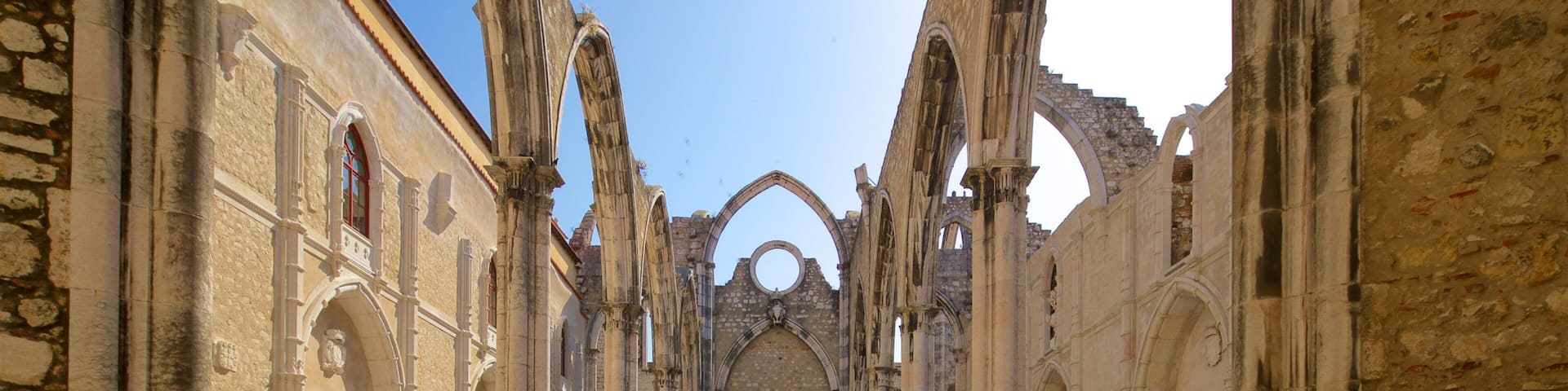 Carmo Convent featuring heritage architecture