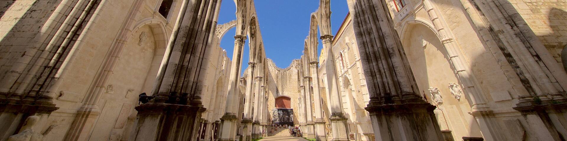 Carmon luostari featuring vanha arkkitehtuuri