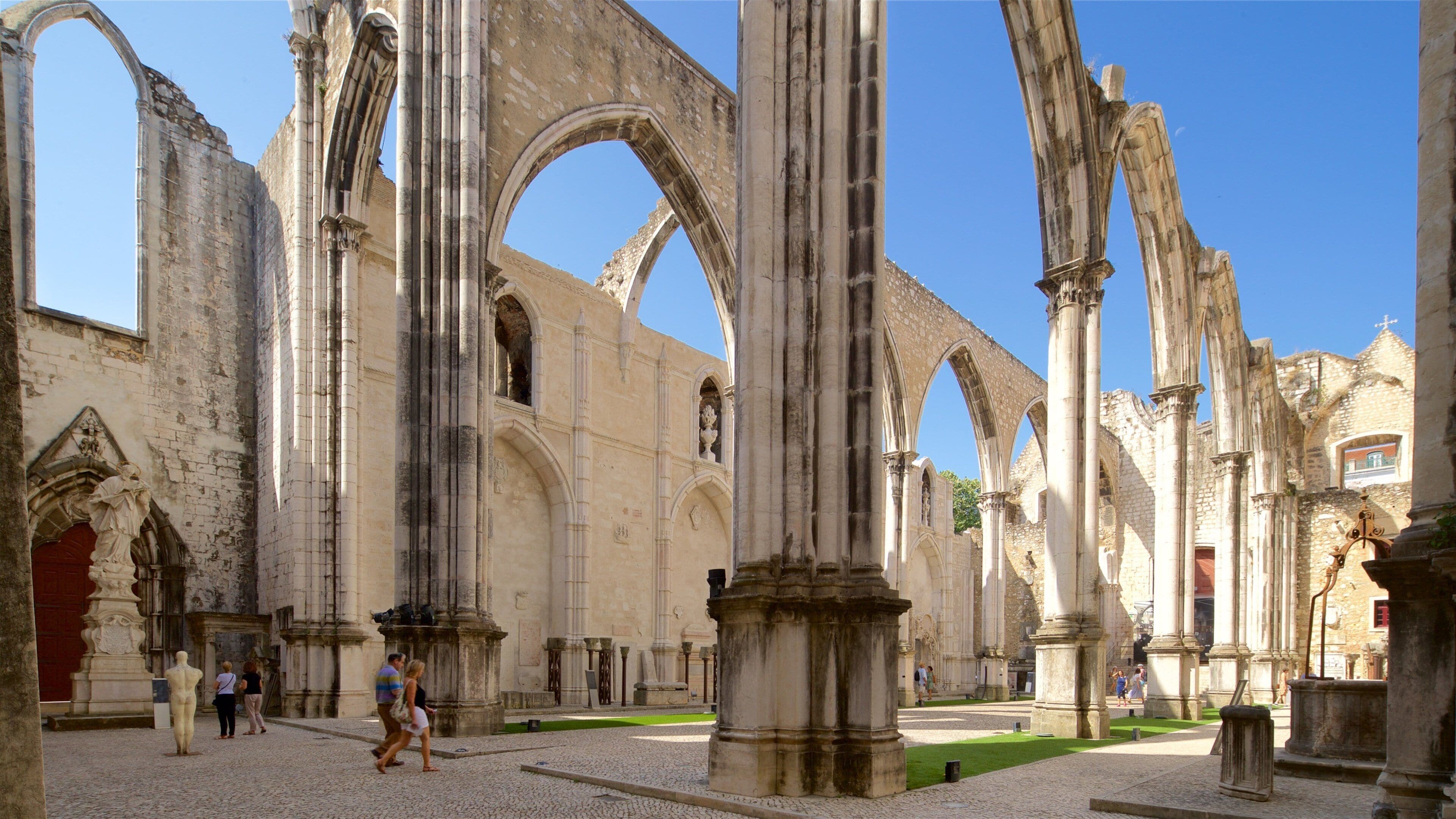 Carmo Convent showing heritage architecture