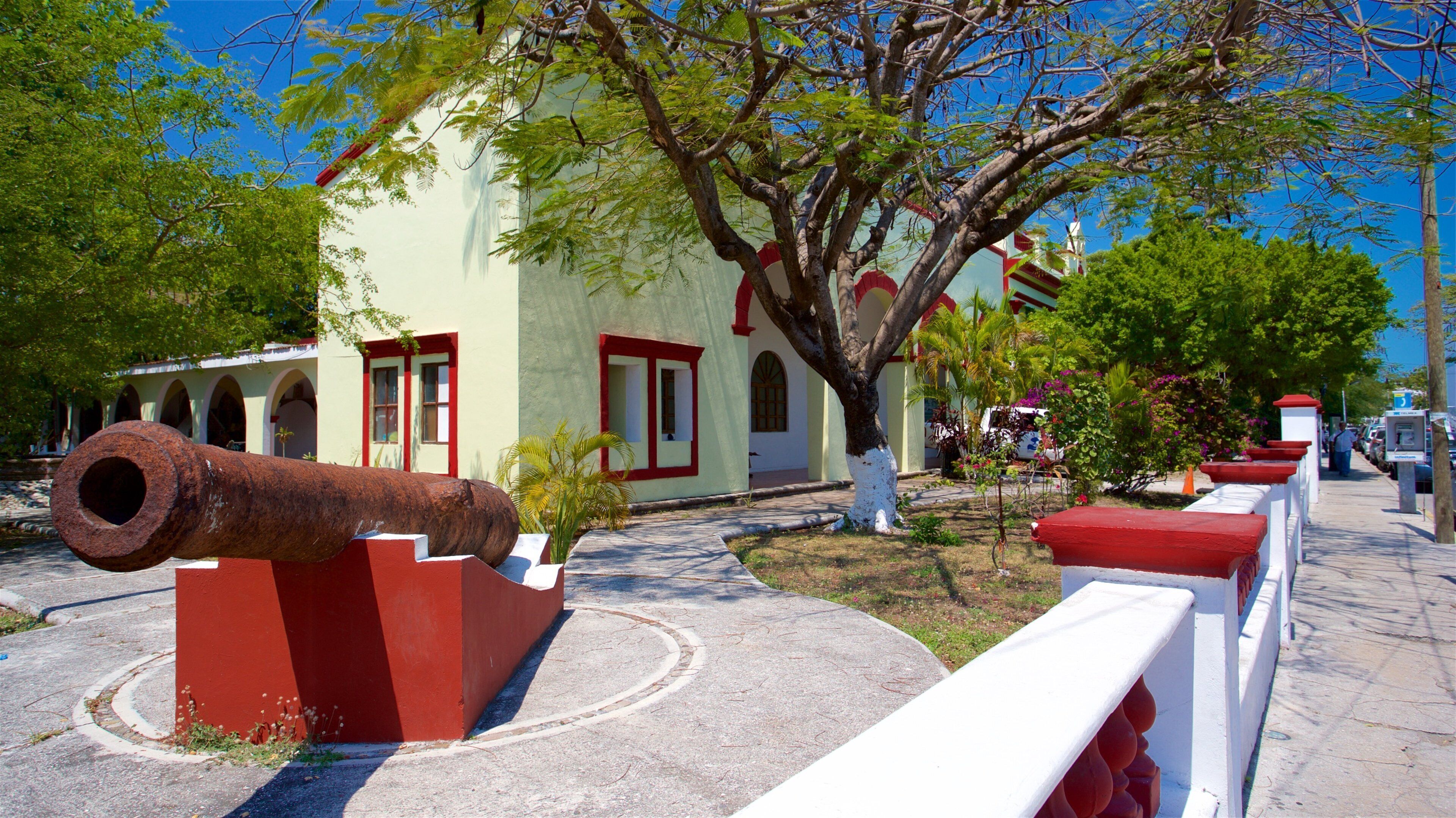 Museo Victoriano Nieves Céspedes que incluye elementos del patrimonio y artículos militares