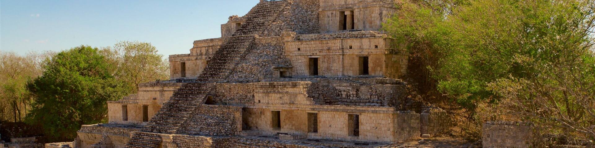 Edzna Ruins featuring heritage architecture
