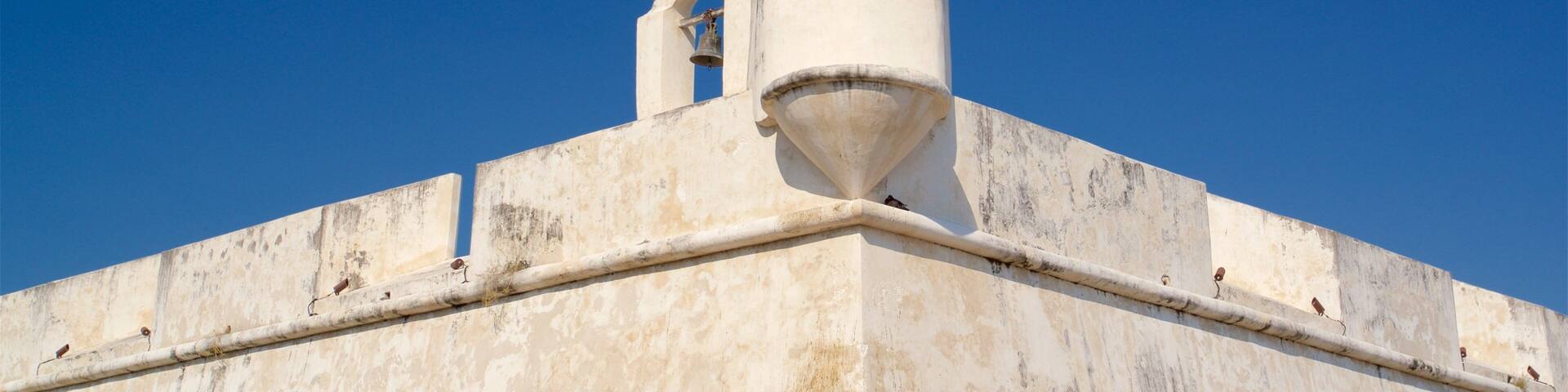 Baluarte de Santa Rosa which includes heritage elements