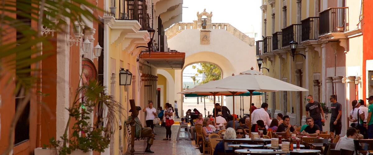 海門 设有 戶外用餐 以及 小群人