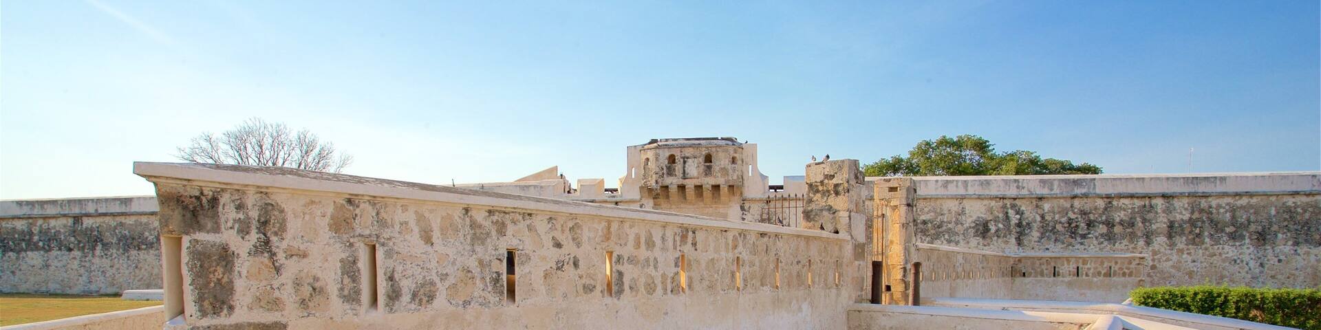 Baluarte de San Francisco featuring a sunset and heritage elements