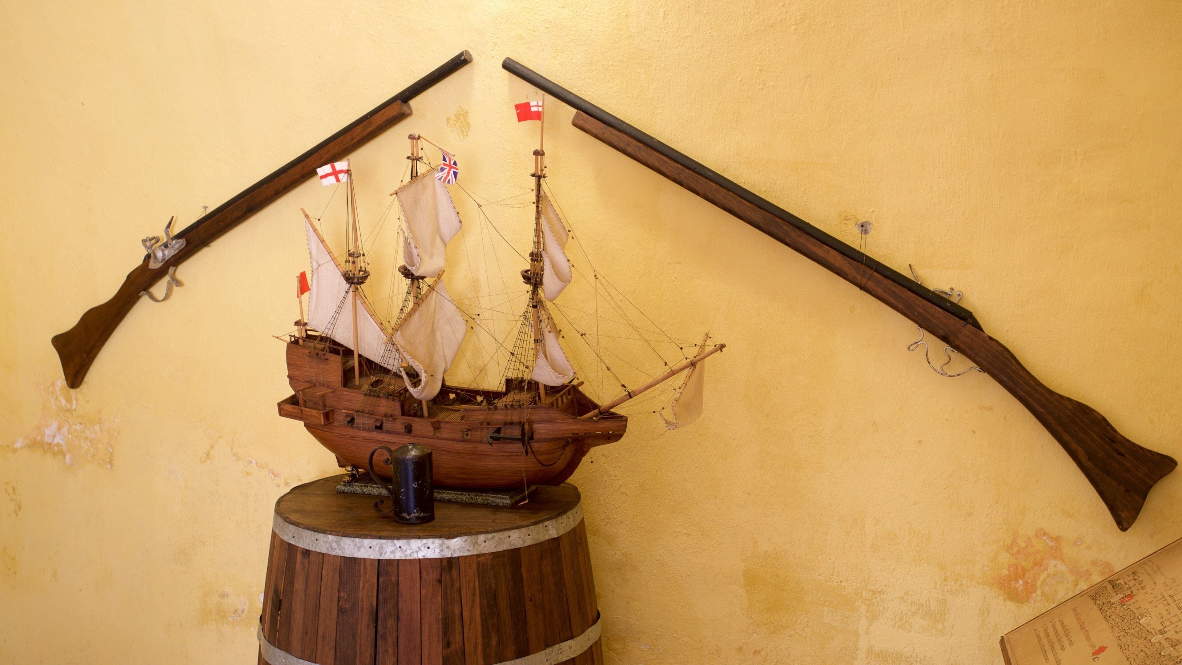 Baluarte de San Francisco featuring heritage elements and interior views