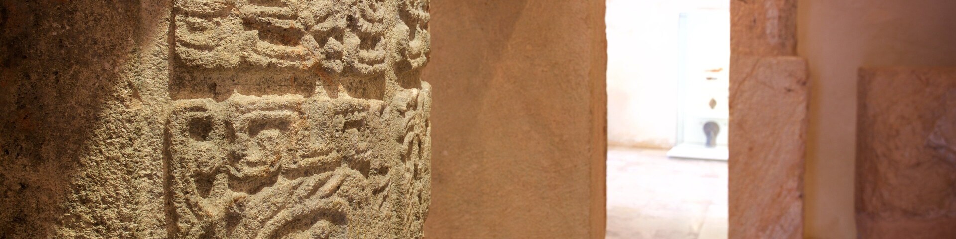 Museo Arqueológico de Campeche & Fuerte de San Miguel showing heritage elements and interior views