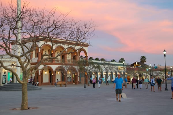 Plaza Mijares which includes a sunset and a square or plaza