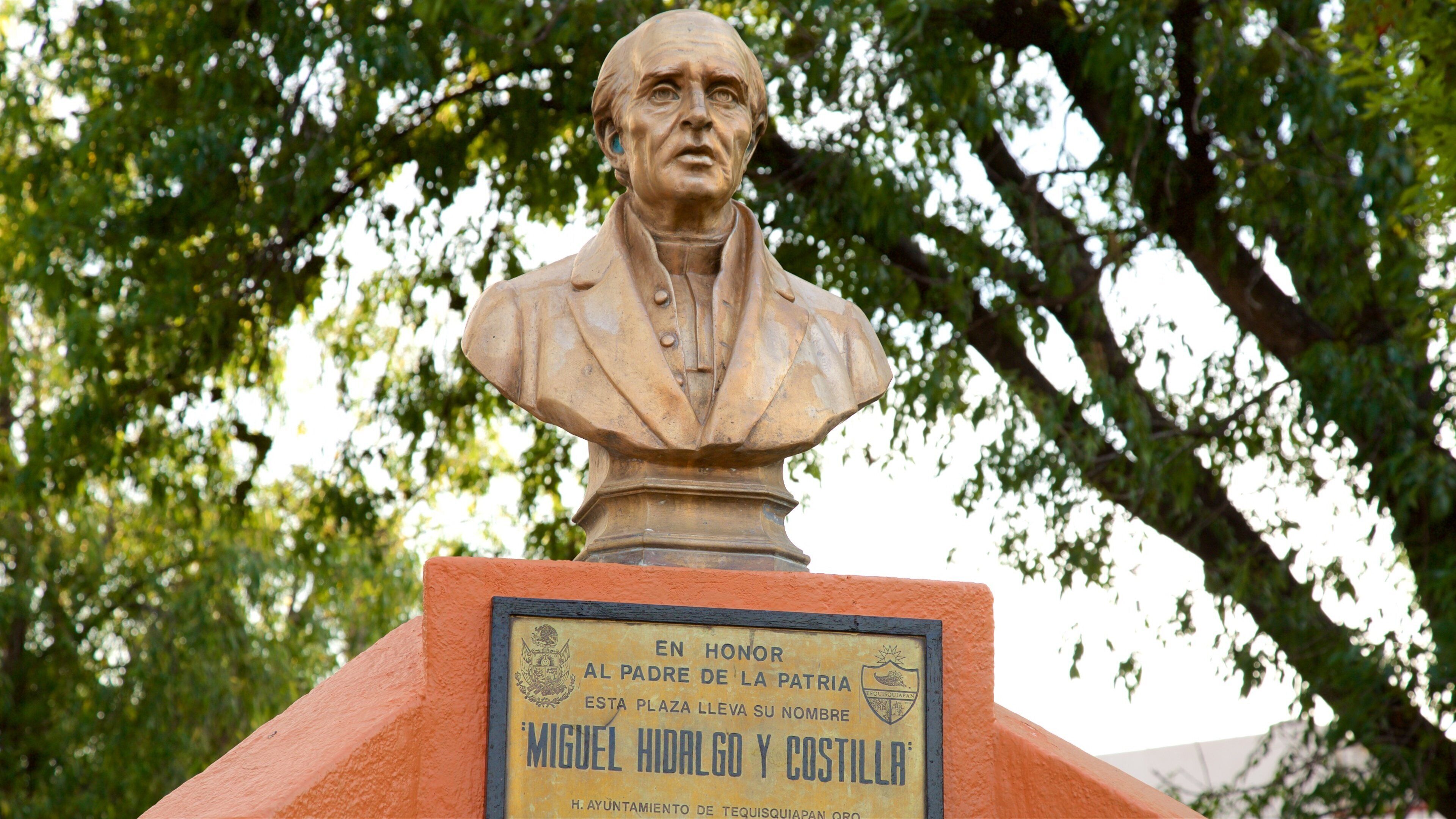 Plaza Miguel Hidalgo inclusief een standbeeld of beeldhouwwerk