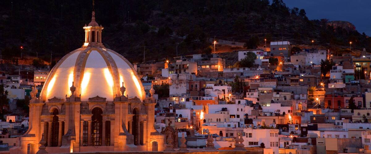 Zacatecas que incluye vistas de paisajes, patrimonio de arquitectura y una ciudad
