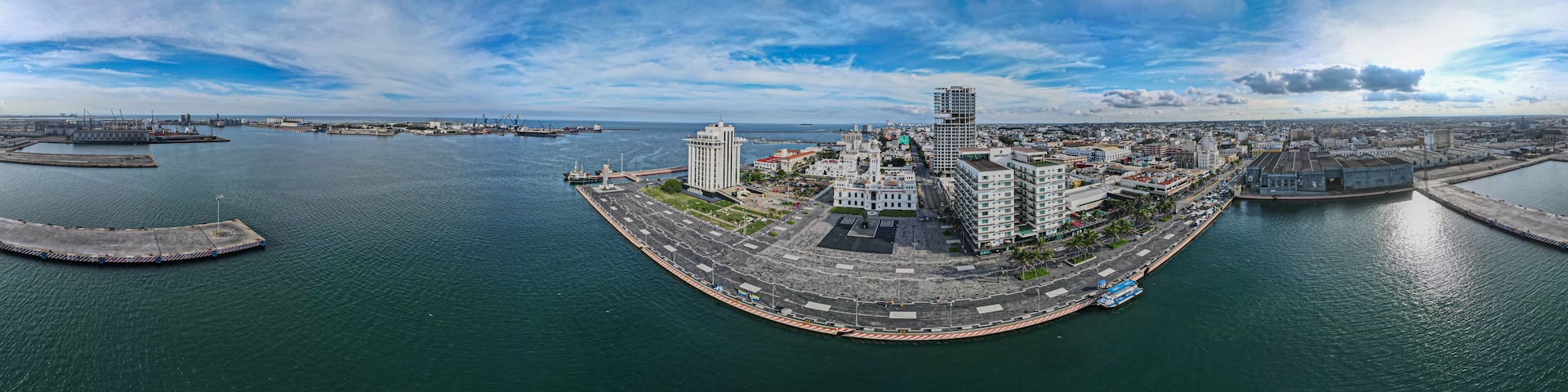 Veracruz international commerce port in Mexico